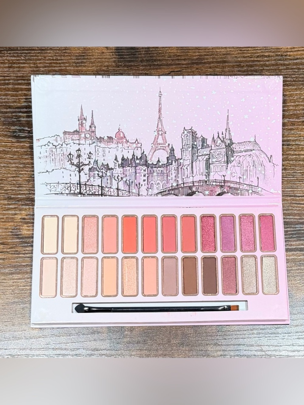 Elle Pink & Neutral Eyeshadow Palette - Rose, Coral, Champagne